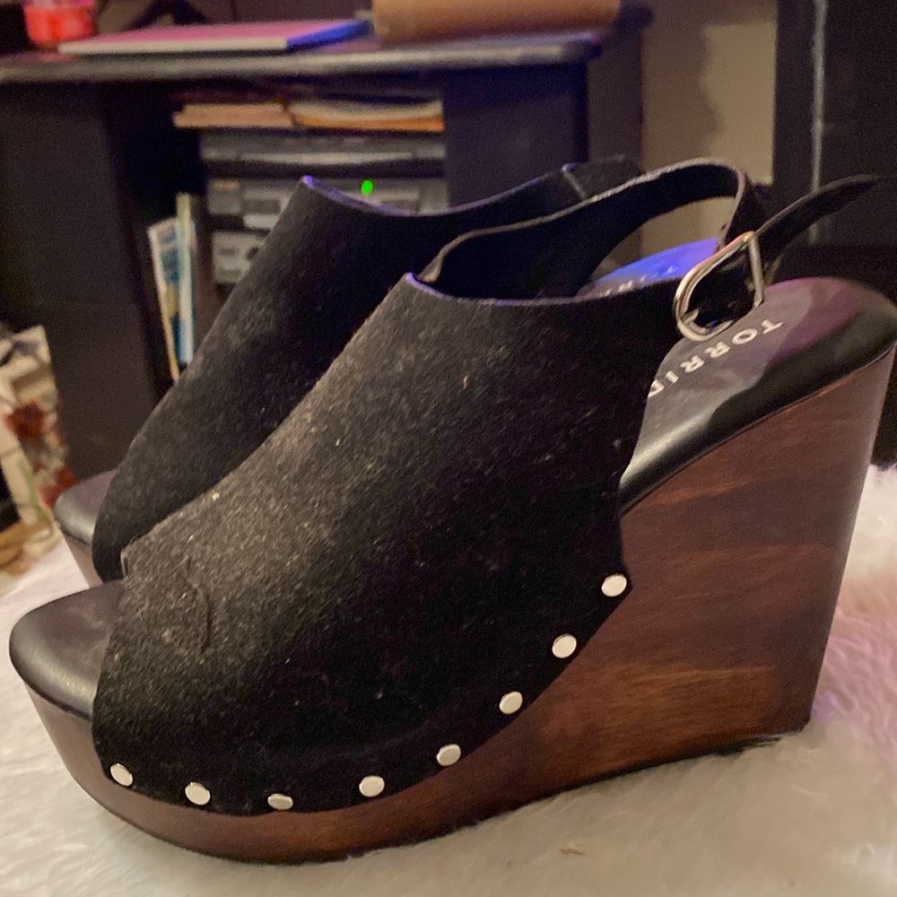 Black, wedge heels Torrid Size 12